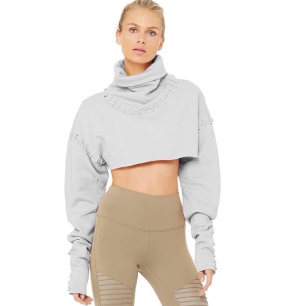 alo yoga splice long sleeve crop top in dove grey